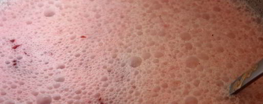 Шаг 4: холодного свекольника с курицей на сметане и минеральной воде