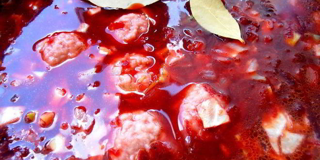 Рецепт латвийского свекольника с фрикадельками