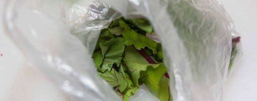 Шаг 2: свекольника холодного с ботвой