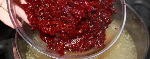 Шаг 3: свекольника с гренками