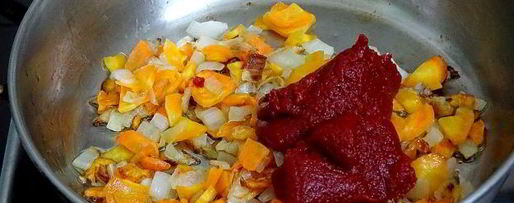 Шаг 4: свекольника с сосисками и сметаной