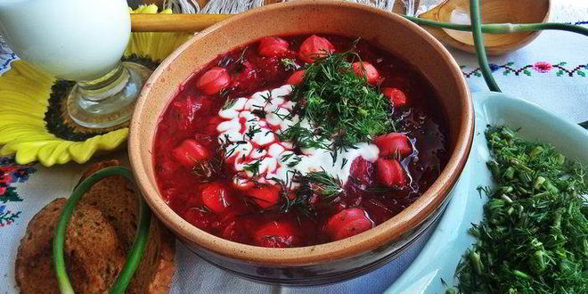 Рецепт свекольника с сосисками