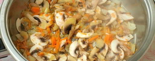 Шаг 3: свекольника со щавелем, фасолью и шампиньонами