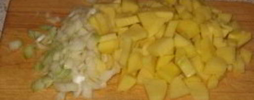 Шаг 4: сливочно-сырного суп с чесночными сухариками