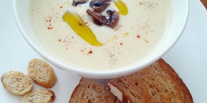 Рецепт сырного крема-супа с гренками