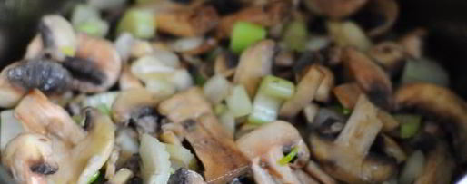 Шаг 1: сырного крема-супа с грибами и сельдереем