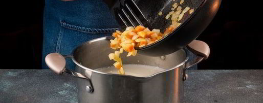 Шаг 5: сырного крема-супа с крабовым мясом