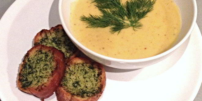 Рецепт сырного крема-супа с сельдереем и крутонами