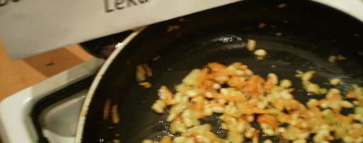 Шаг 3: сырного супа с брюсельской капустой и клецками