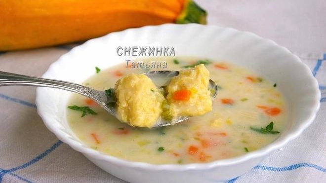 Рецепт Сырного супа с клецками из кабачка и сыра Джюгас
