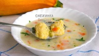 Рецепт Сырного супа с клецками из кабачка и сыра Джюгас