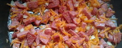 Шаг 2: сырного супа с колбасой