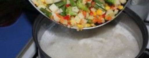 Шаг 1: сырного супа с овощами