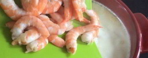 Шаг 7: сырного супа с семгой и креветками