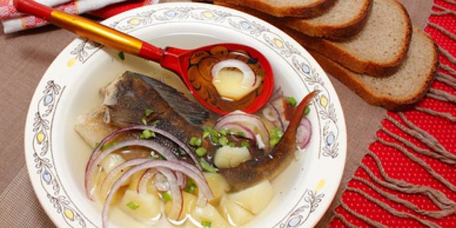 Рецепт наваристой деревенской ухи из окуня