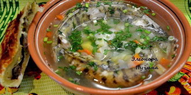 Рецепт ухи в горшочке с грибным пирогом
