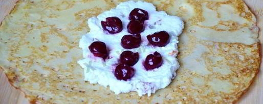 Шаг 11: блинчиков с начинкой под вишневым соусом