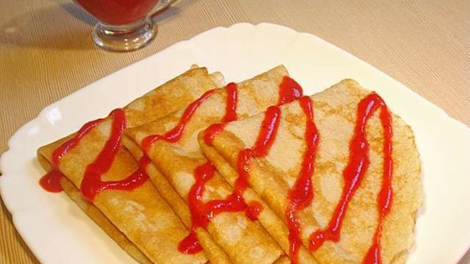 Рецепт Блинов с кокосовой стружкой и клубничным соусом