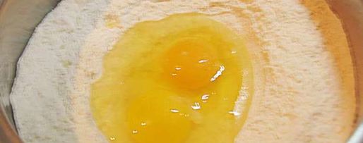 Шаг 1: блинов с кокосовой стружкой и клубничным соусом