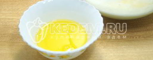 Шаг 2: блинов с колбасой и сыром