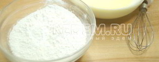 Шаг 2: блинов с курицей и морковью по-корейски