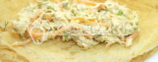 Шаг 8: блинов с курицей и морковью по-корейски