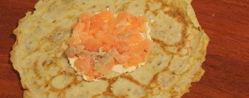 Шаг 6: фаршированных блинчиков с семгой и плавленным сыром