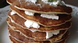 Рецепт Низкокалорийных овсяных панкейков с сыром фета