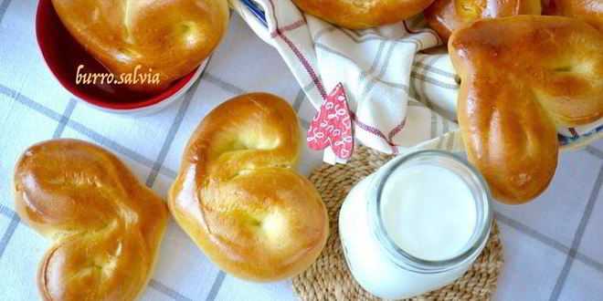 Рецепт булочек молочных сердечки