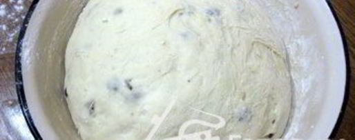 Шаг 2: булочек с изюмом