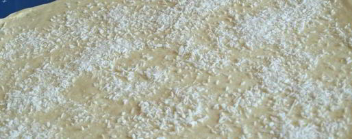 Шаг 2: булочек с кокосовой стружкой