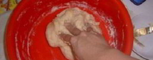 Шаг 3: булочек с колбасой