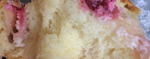 Шаг 6: булочек со сливочным сыром и вишней