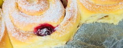 Шаг 7: булочек со сливочным сыром и вишней