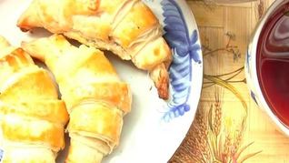 Рецепт Круассанов с шоколадом из слоеного теста