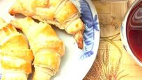 Рецепт Круассанов с шоколадом из слоеного теста
