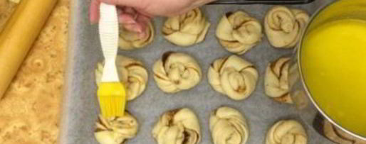 Шаг 6: мягких сливочных булочек с корицей