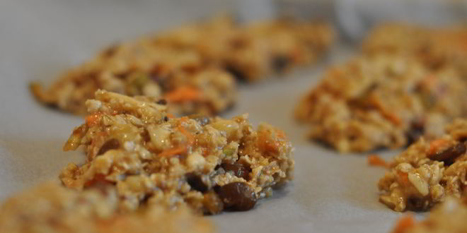 Рецепт овсяных плюшек с орехами, изюмом и бананом