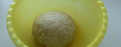 Шаг 5: праздничных булочек с марципаном и цукатами