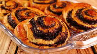 Рецепт Слоеных булочек с изюмом и маком