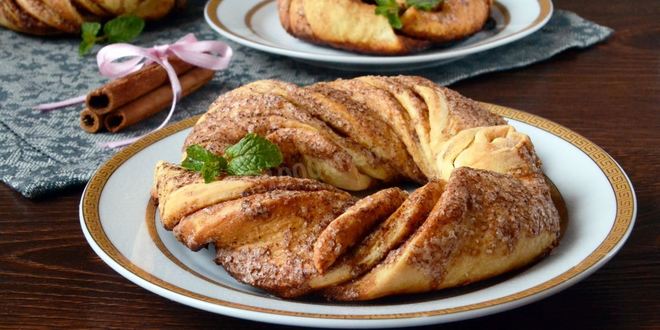 Рецепт слоеных булочек с корицей