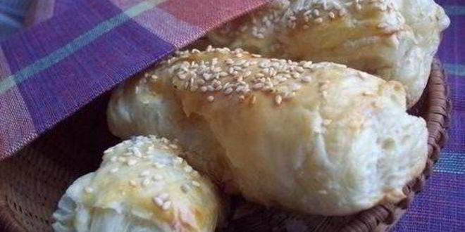 Рецепт слоеных булочек с сыром и мясом