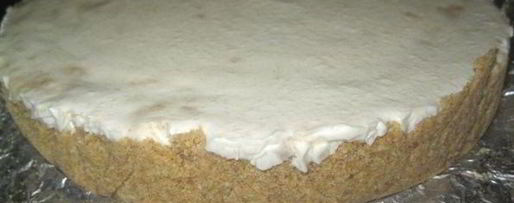 Шаг 9: чизкейка без выпечки с карамелью