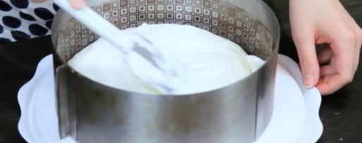 Шаг 6: чизкейка без выпечки с вишней