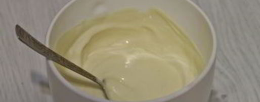 Шаг 1: чизкейка с белым шоколадом и клубничным желе