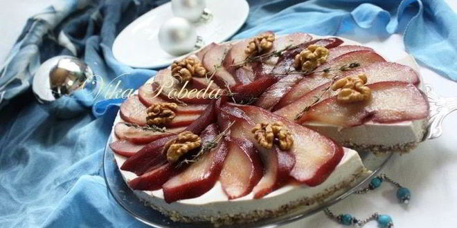Рецепт чизкейка с голубым сыром и пьяной грушей