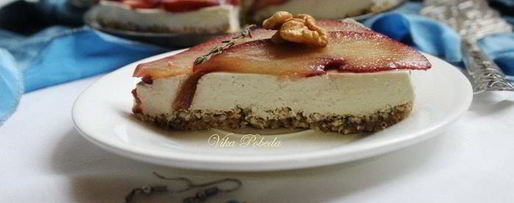 Шаг 11: чизкейка с голубым сыром и пьяной грушей