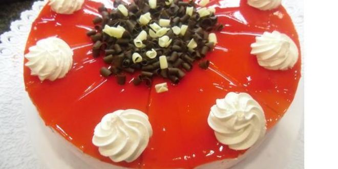 Рецепт чизкейка с миндальной основой и малиновым топпингом