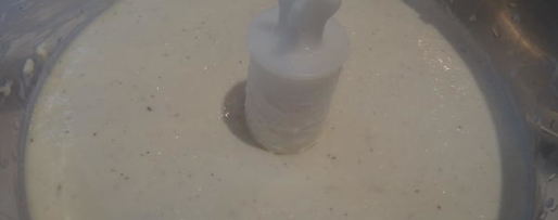 Шаг 2: чизкейка с миндальной основой и малиновым топпингом