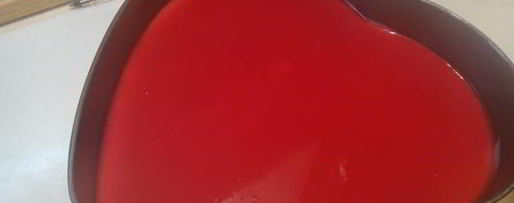 Шаг 7: чизкейка с миндальной основой и малиновым топпингом